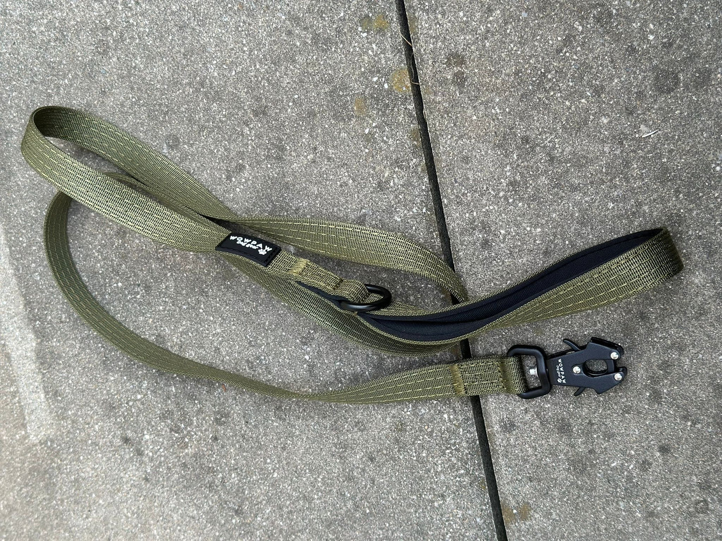 Taktische Hundeleine ULTRA LIGHT SOFTLINE XXS Army Green – 1,5 m mit Mini-Froschkarabiner