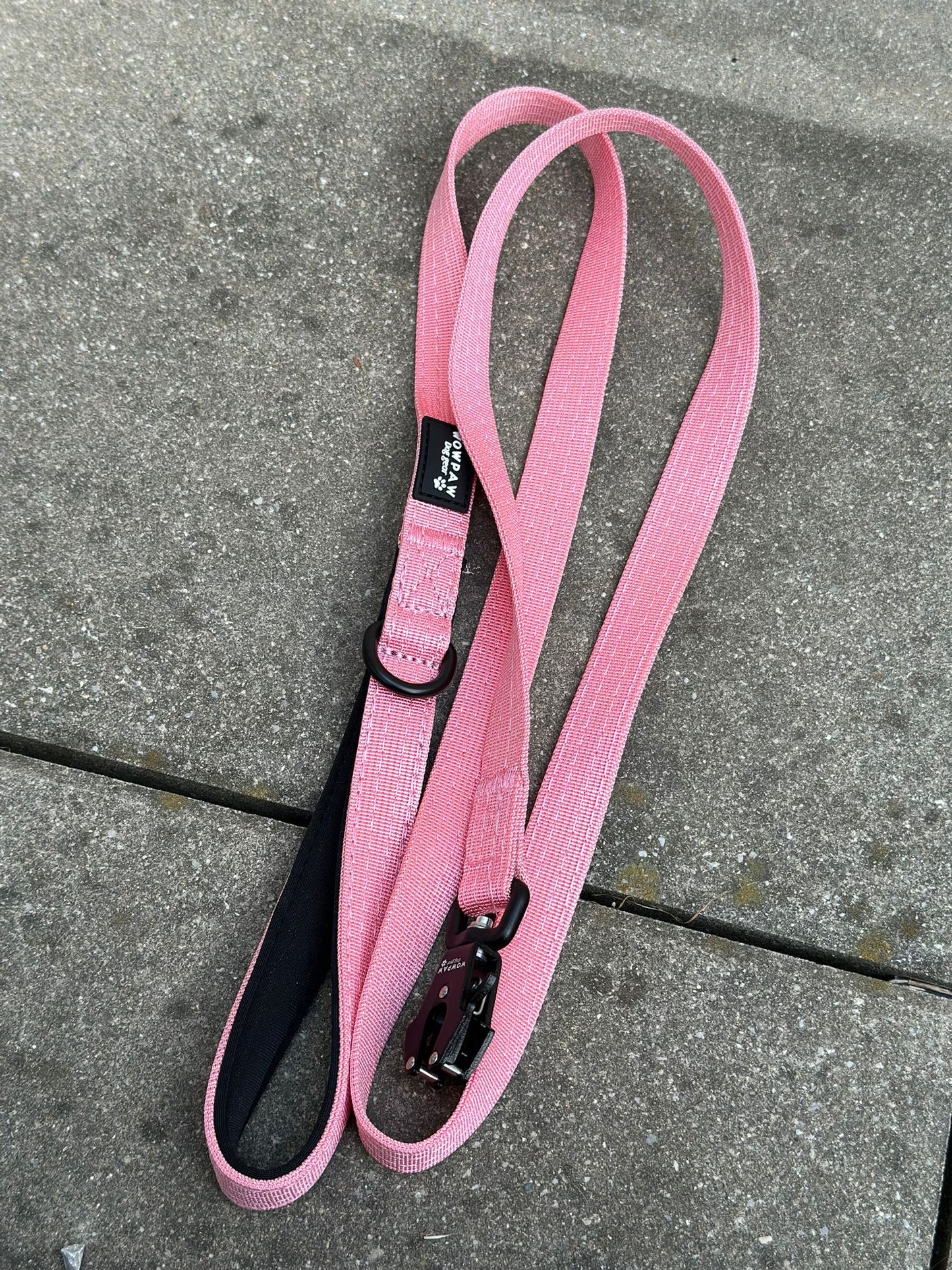 Taktische Hundeleine ULTRA LIGHT SOFTLINE XXS Rosa – 1,5 m mit Mini-Froschkarabiner