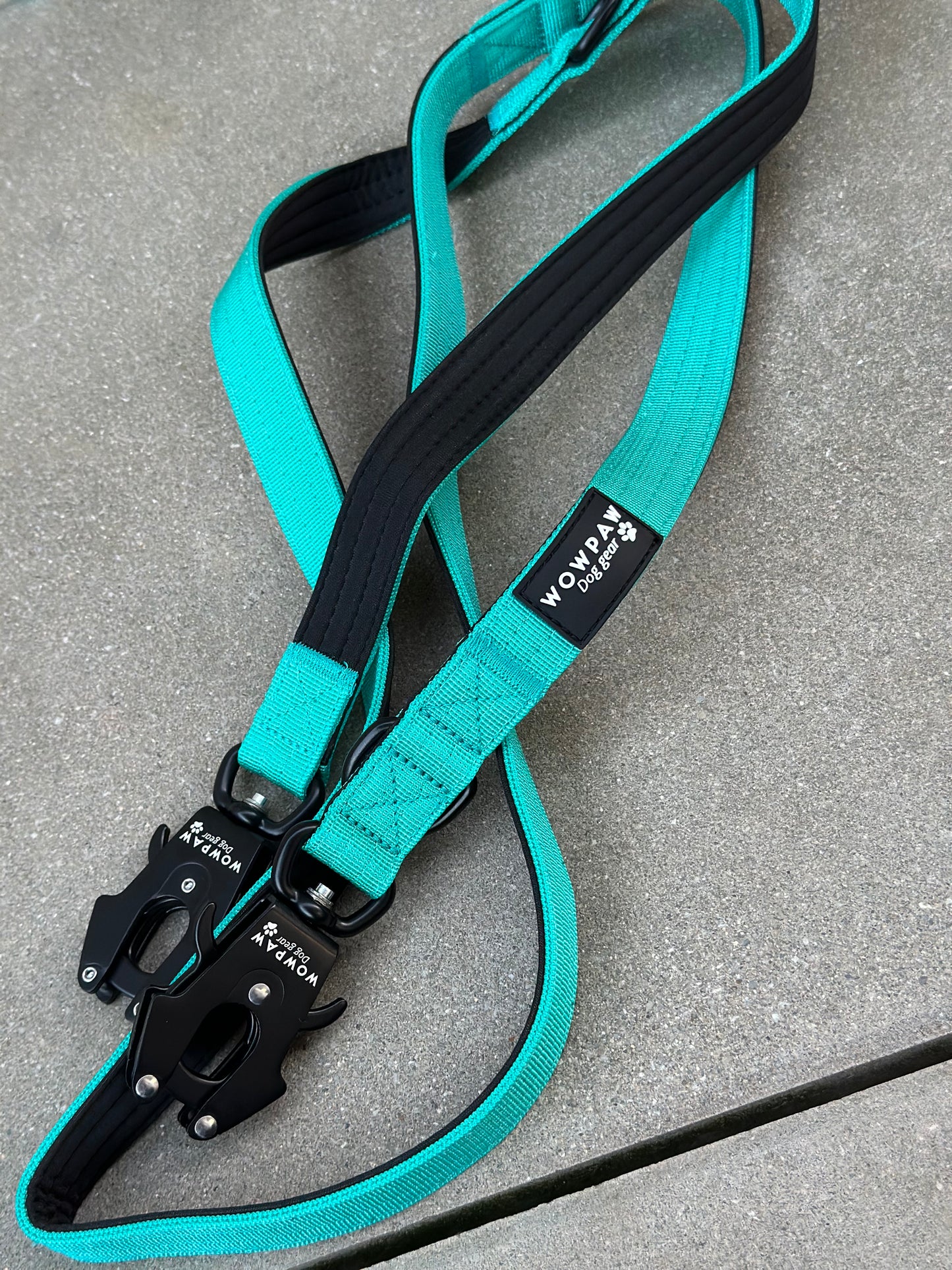 Guinzaglio tattico per cani con moschettone a rana, girevole a 360°, lunghezza 1,8 m, viola scuro