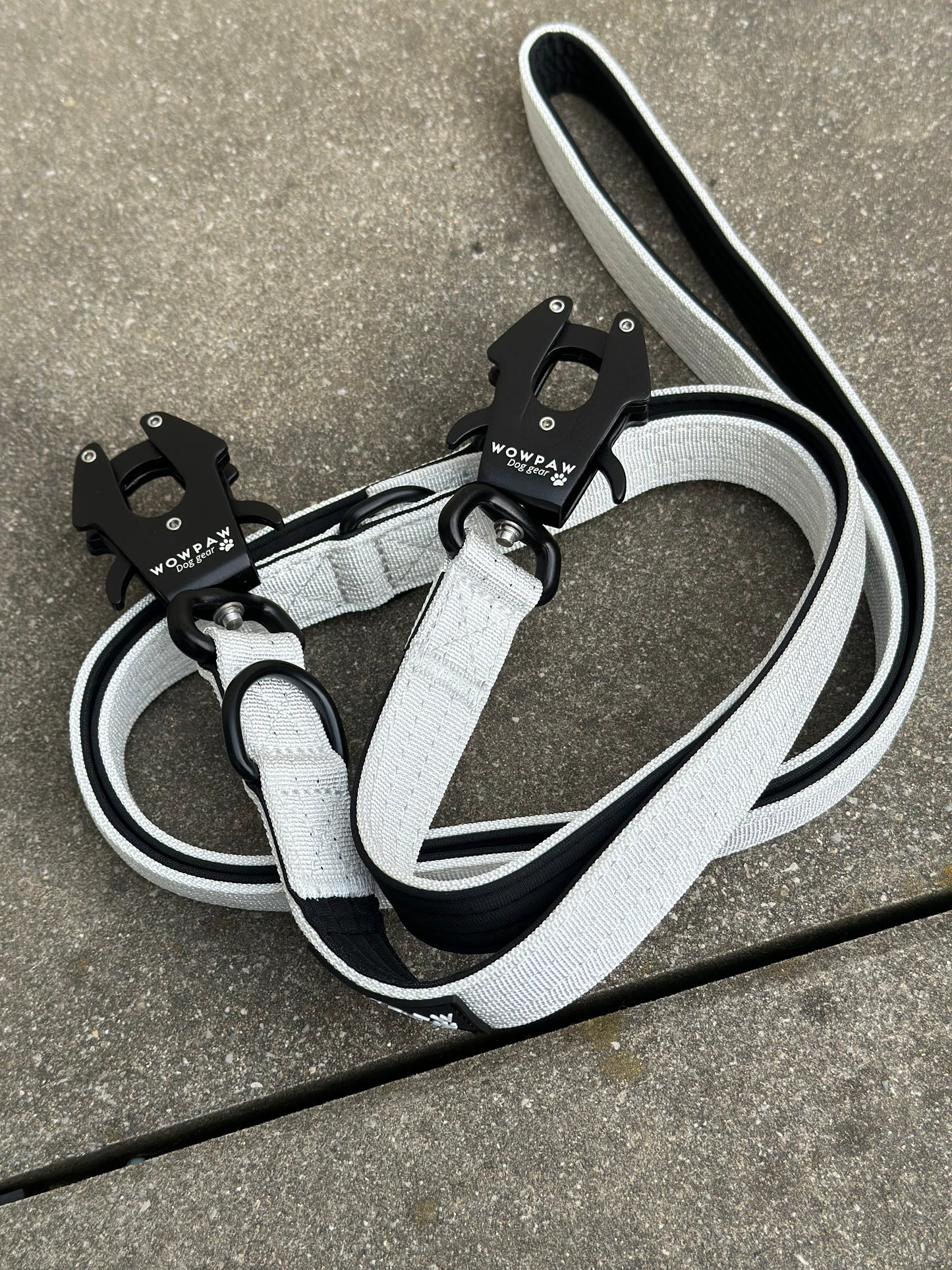 Guinzaglio tattico per cani con moschettone a rana, girevole a 360°, lunghezza 1,8 m, viola scuro