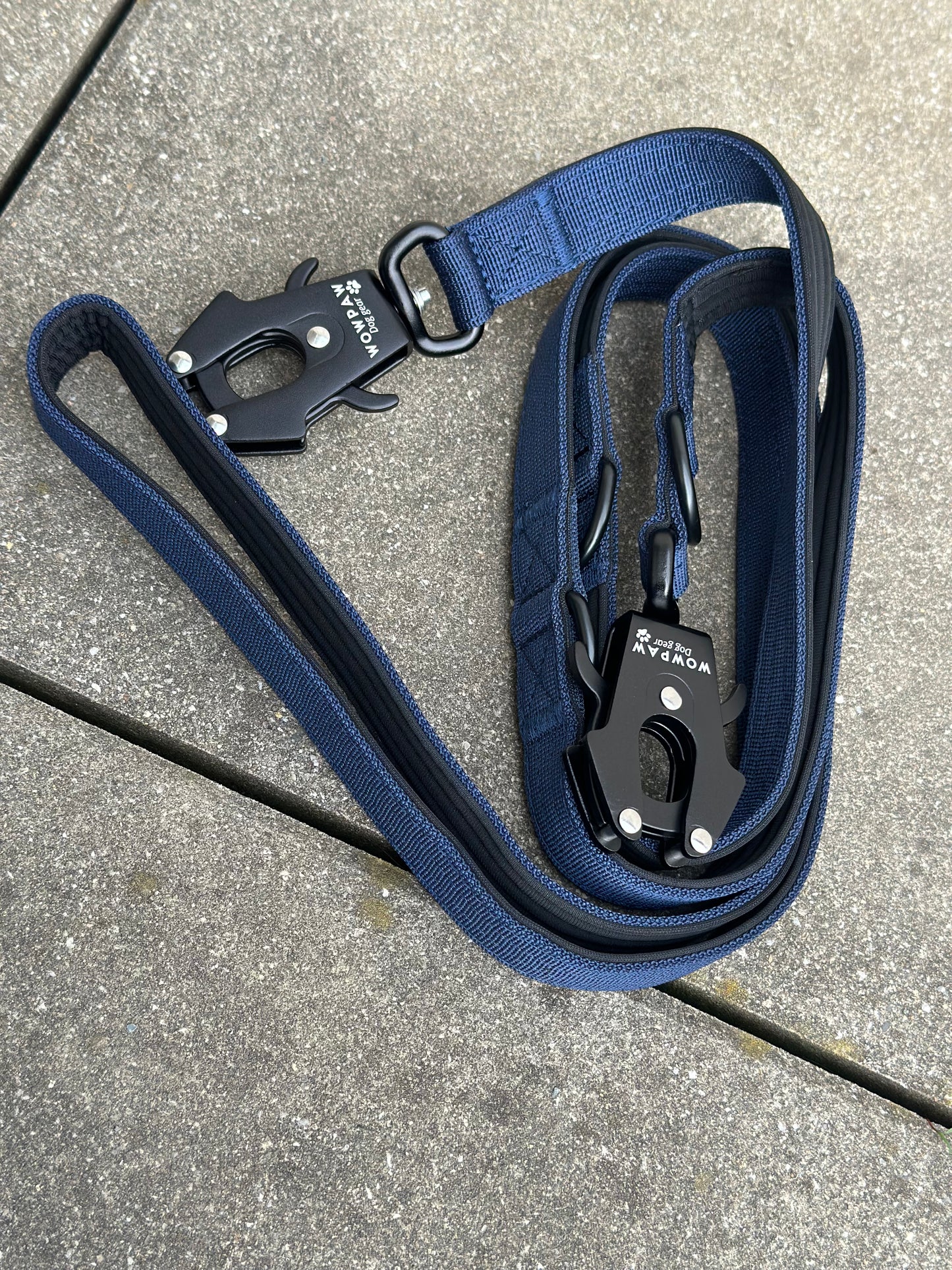 Taktische Hundeleine mit Froschkarabiner 360° drehbar, Länge 2m, verstellbar, Navyblau