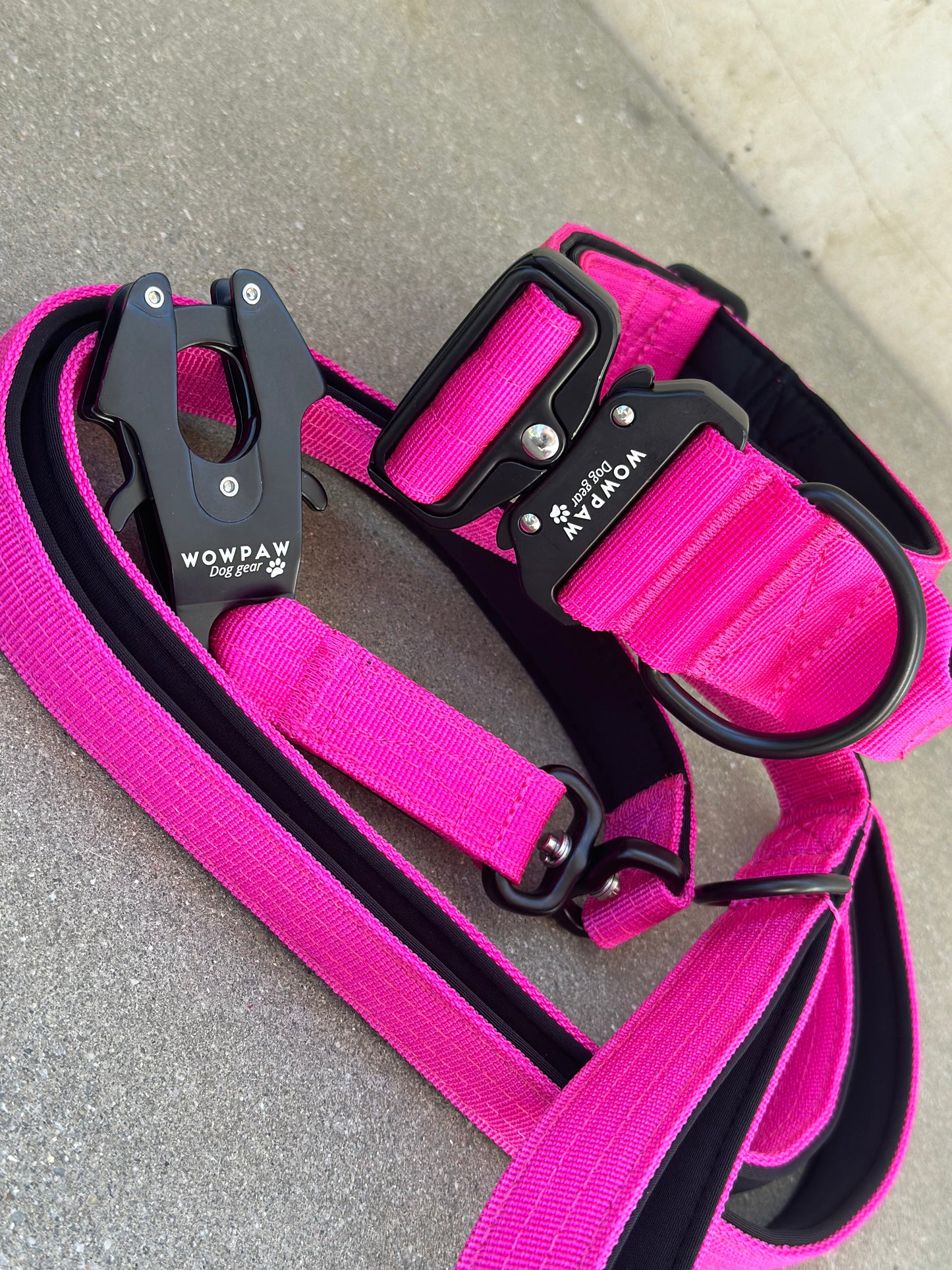 Guinzaglio tattico per cani con moschettone a rana, girevole a 360°, lunghezza 1,8 m, rosa fucsia