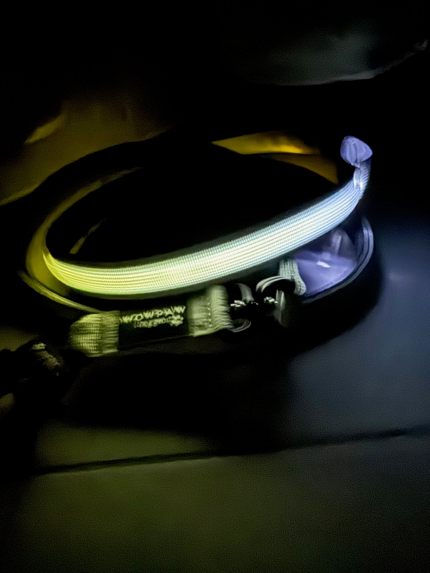 Smycz taktyczna dla psa z diodą LED, długość 1,8m, szara