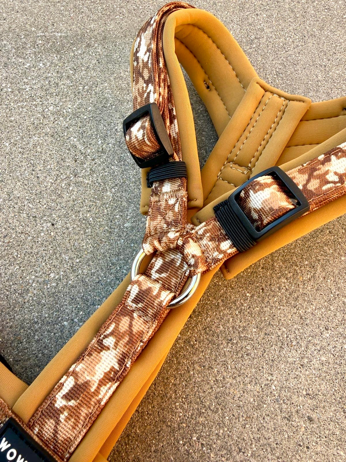 Hochwertiges Hundegeschirr FLOW Braun Camouflage Edition