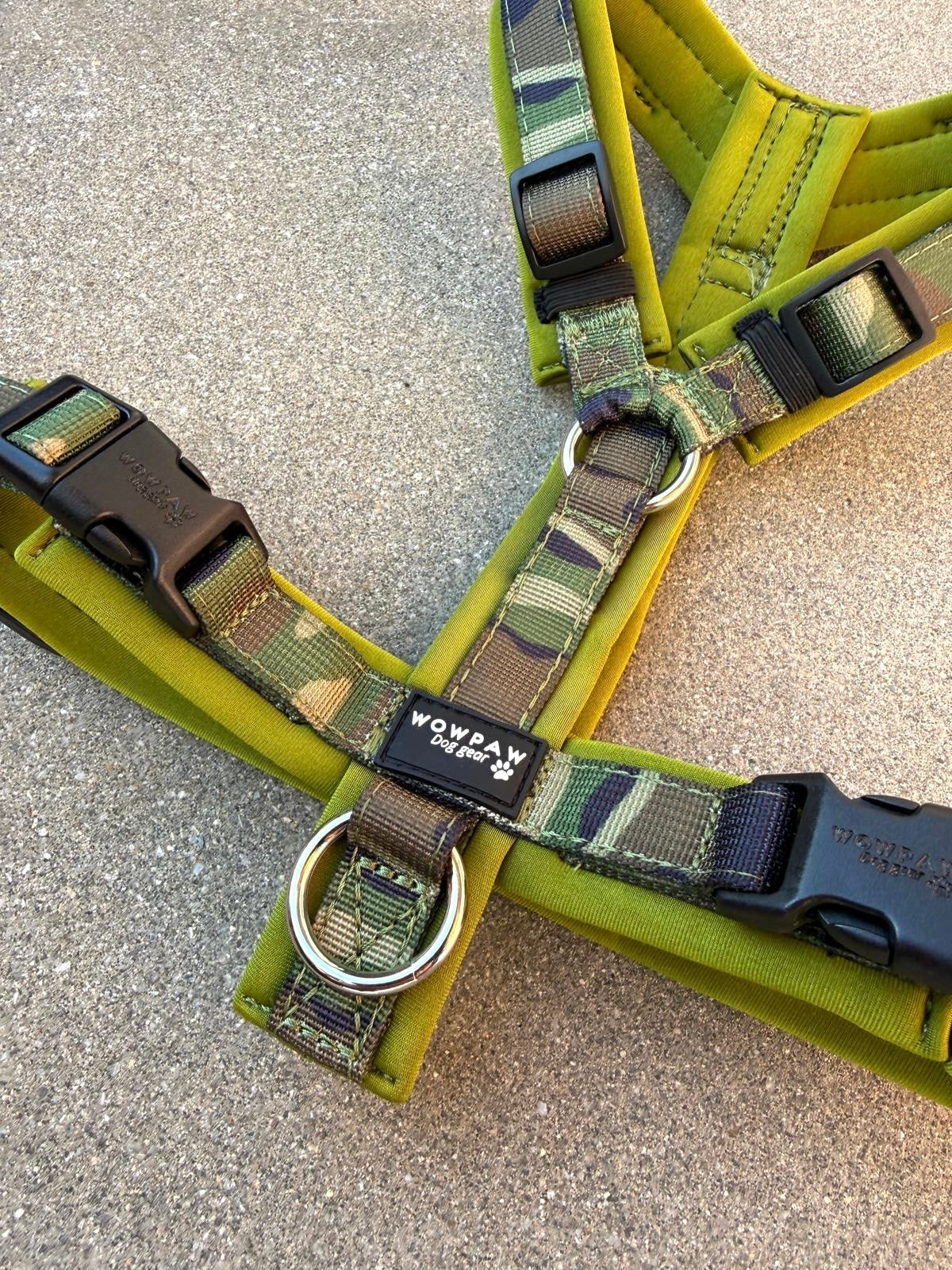 Hochwertiges Hundegeschirr FLOW Army Green Camouflage Edition