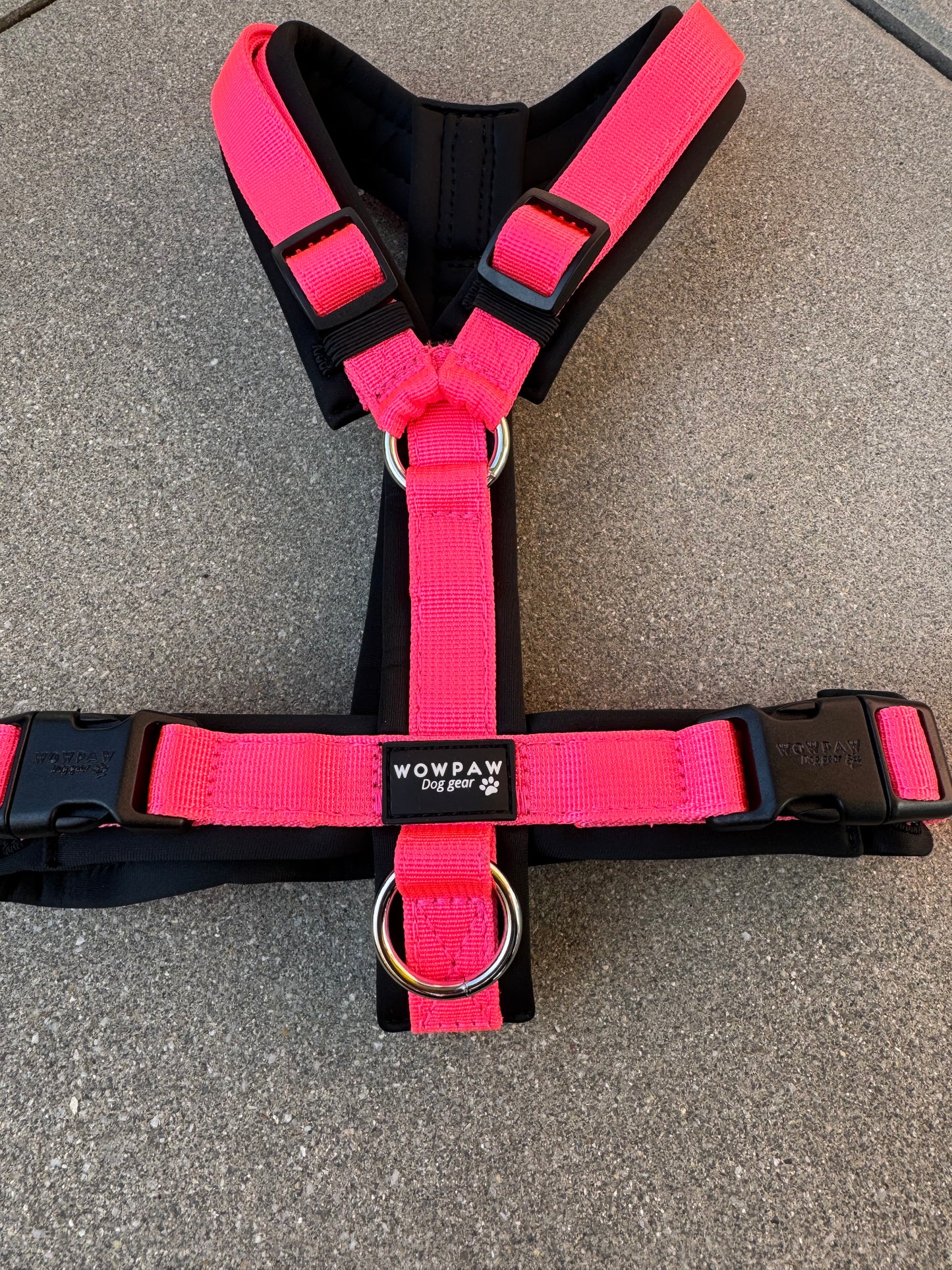 Hochwertiges Hundegeschirr FLOW Neonpink