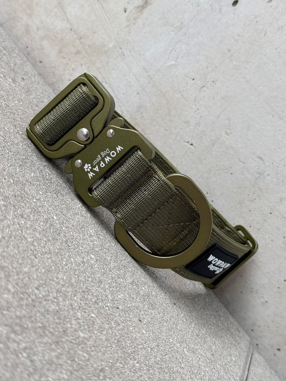Hochwertiges taktisches Hundehalsband 3,8cm ULTRA LIGHT Army Green Edition Größe M ohne Griff