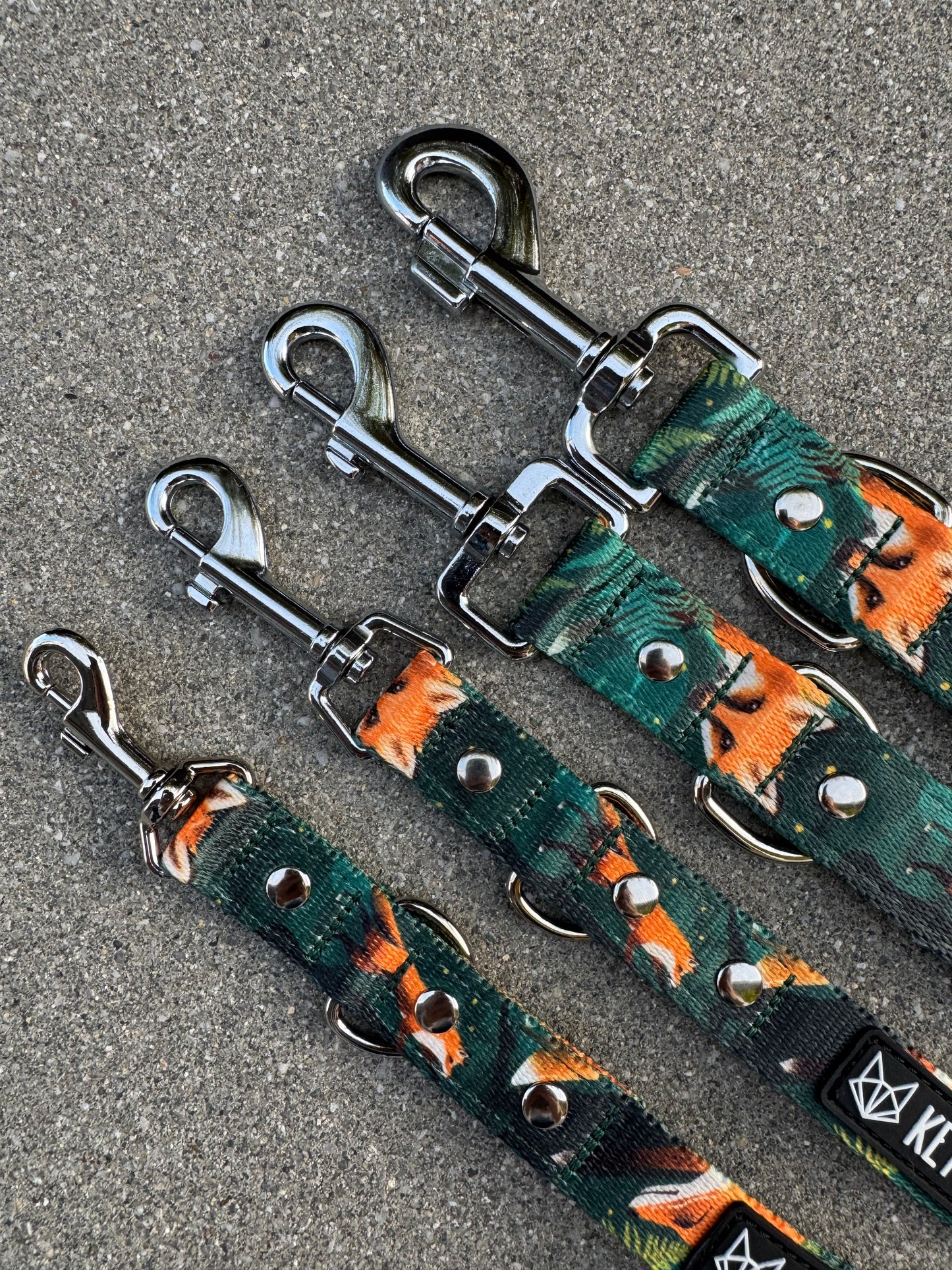 Regulowana smycz dla psa KETTU Green Forest Fox