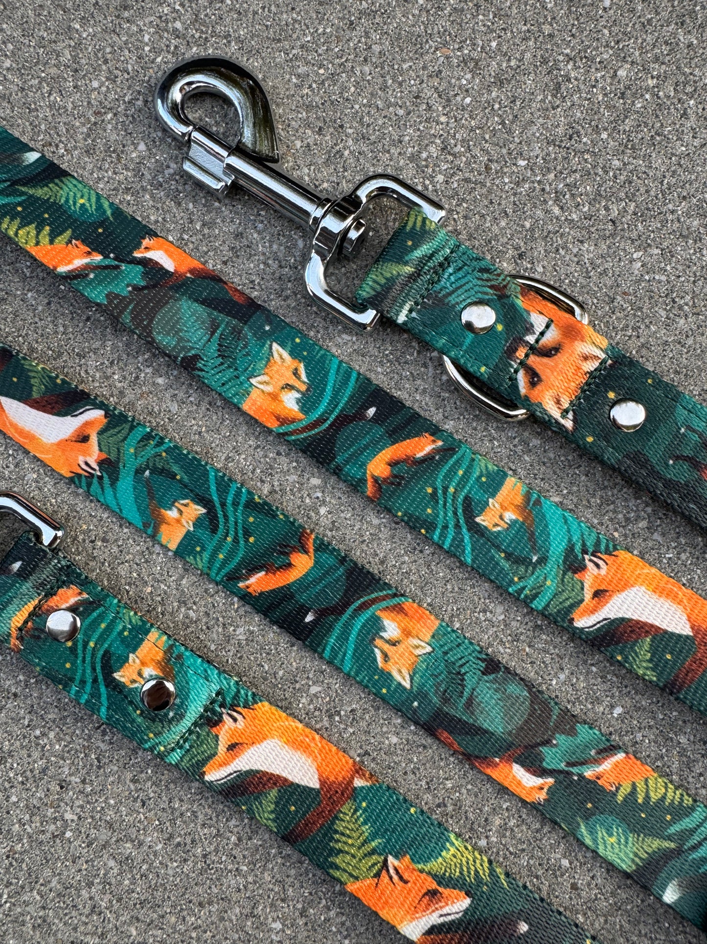 Regulowana smycz dla psa KETTU Green Forest Fox