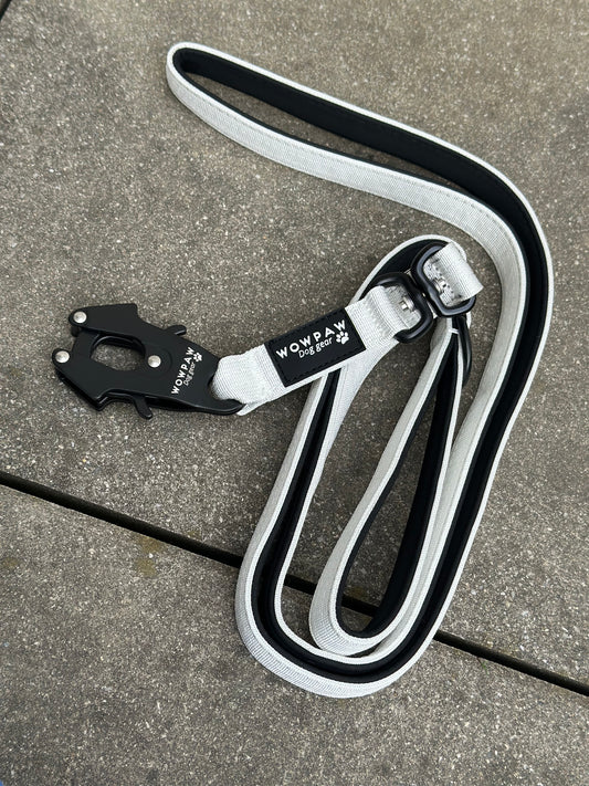 Taktische Hundeleine mit Froschkarabiner 360° drehbar Länge 1,8m Weiß