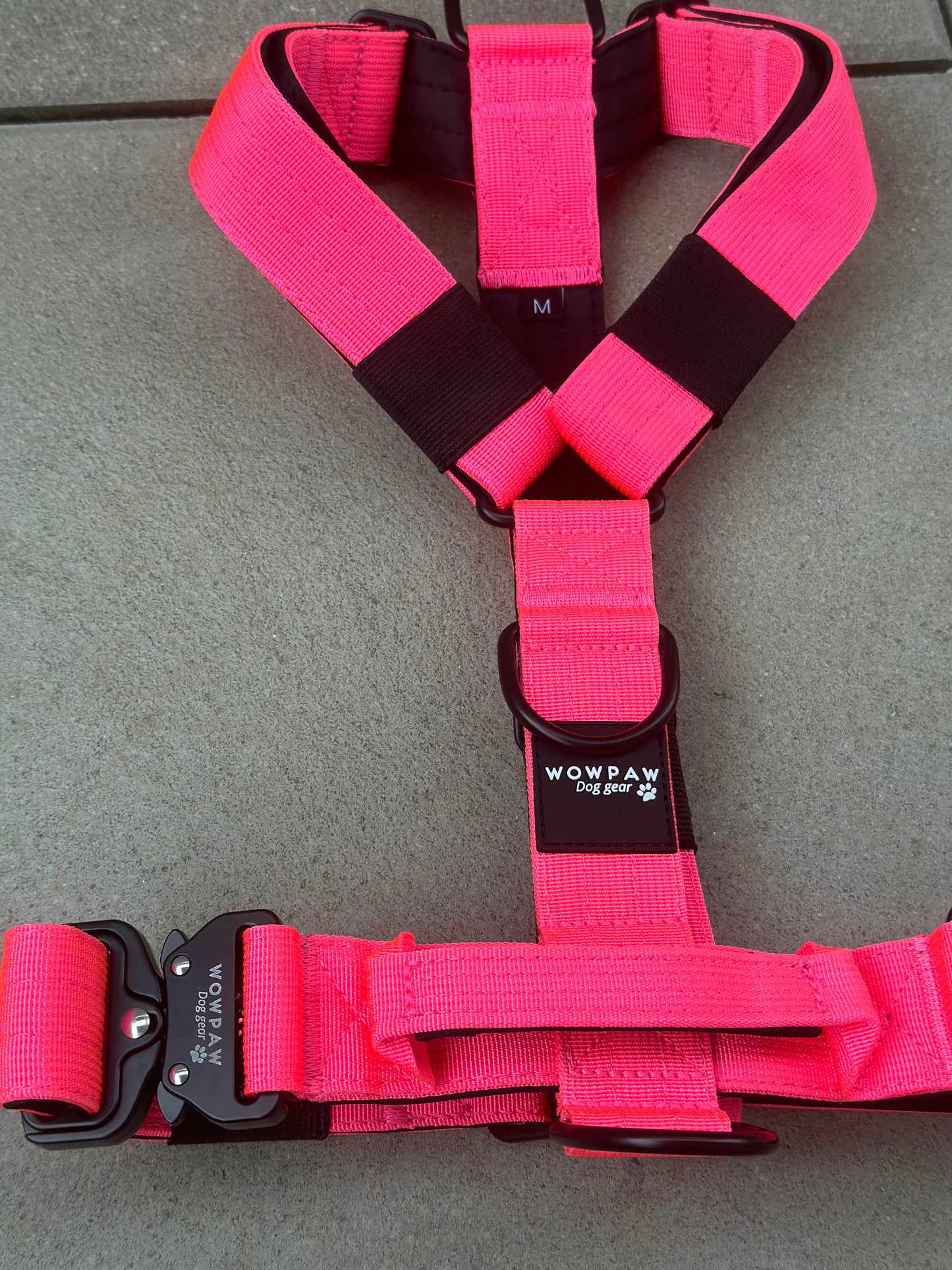 Hochwertiges Hundegeschirr M Neonpink