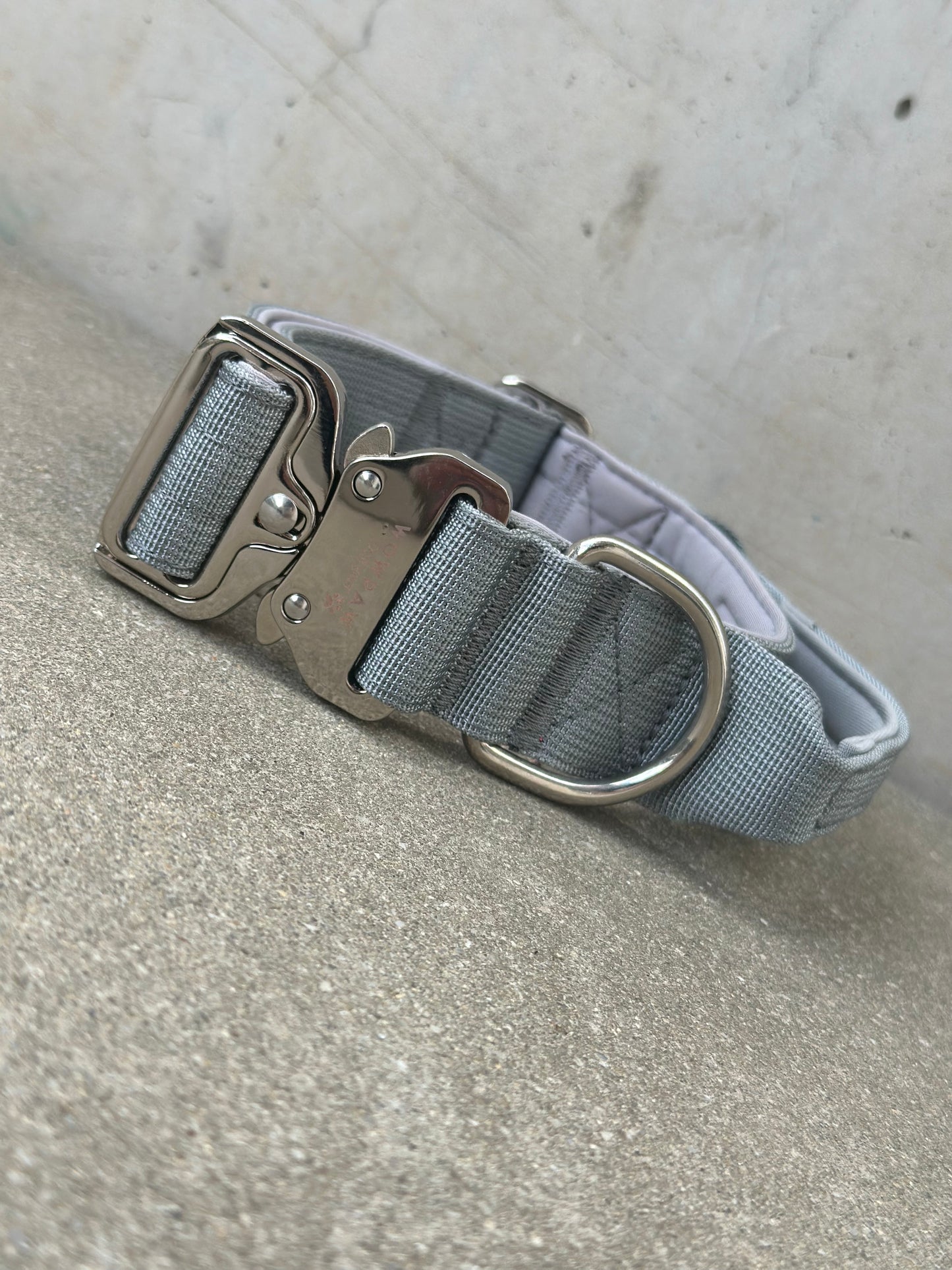 Hochwertiges taktisches Hundehalsband Grau Größe L Breite 3,8cm