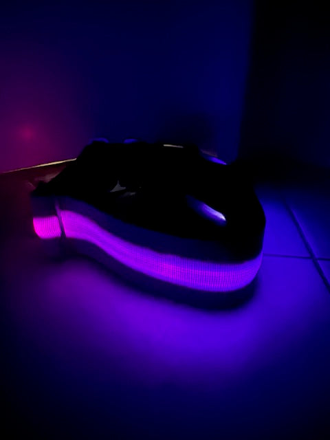 LED-Hundehalsband ULTRA LIGHT Lila Edition Größe S B-Ware
